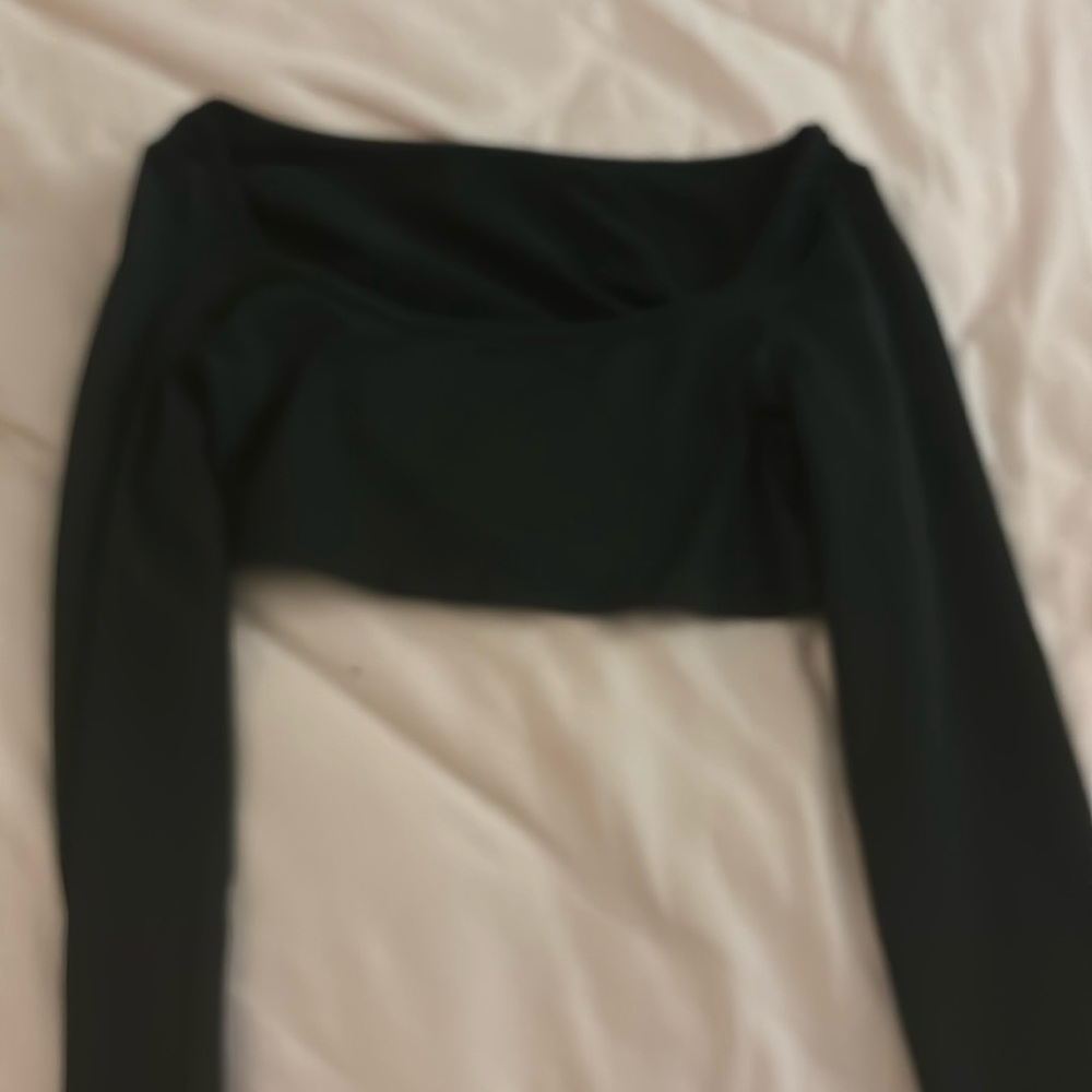 XS long sleeved crop top from shein